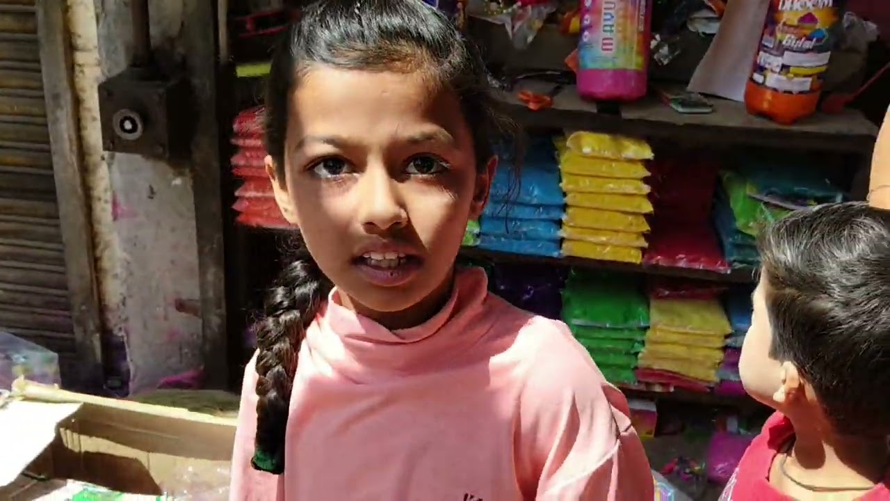 रंगपंचमीची शॉपिंग करायला गेलो आलोक त्रिशा श्लोक यांनी घेतली भरपूर कलर हॅपी रंगपंचमी