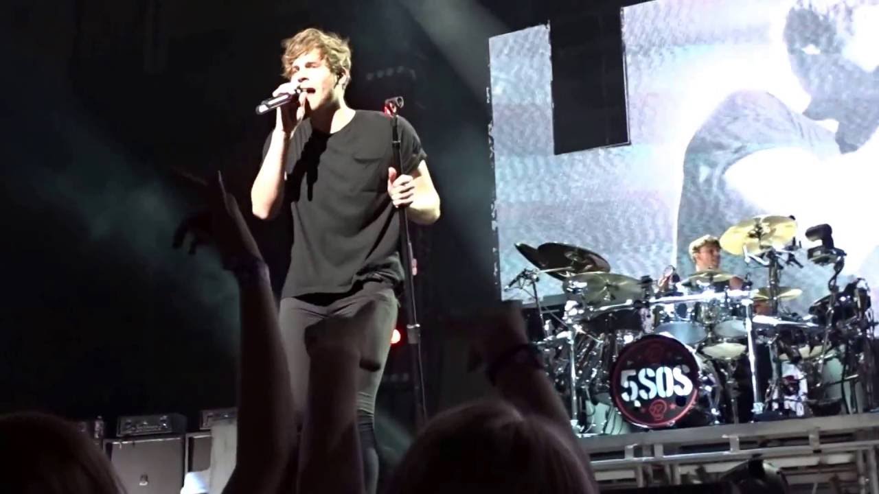 5 Seconds of Summer - Girls Talk Boys - Phoenix, AZ - 9 -10- 16