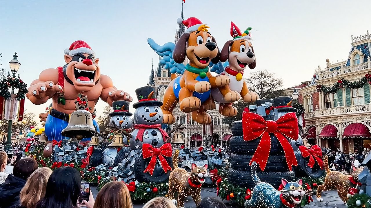 Disneyland Christmas Parade | A parade of playful giant animal balloons