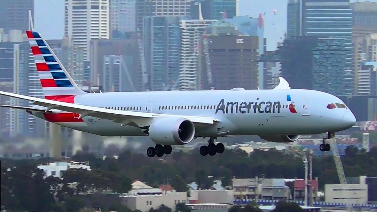 Which Airline Lands The Boeing 787 Dreamliner The BEST? | Sydney Airport Plane Spotting