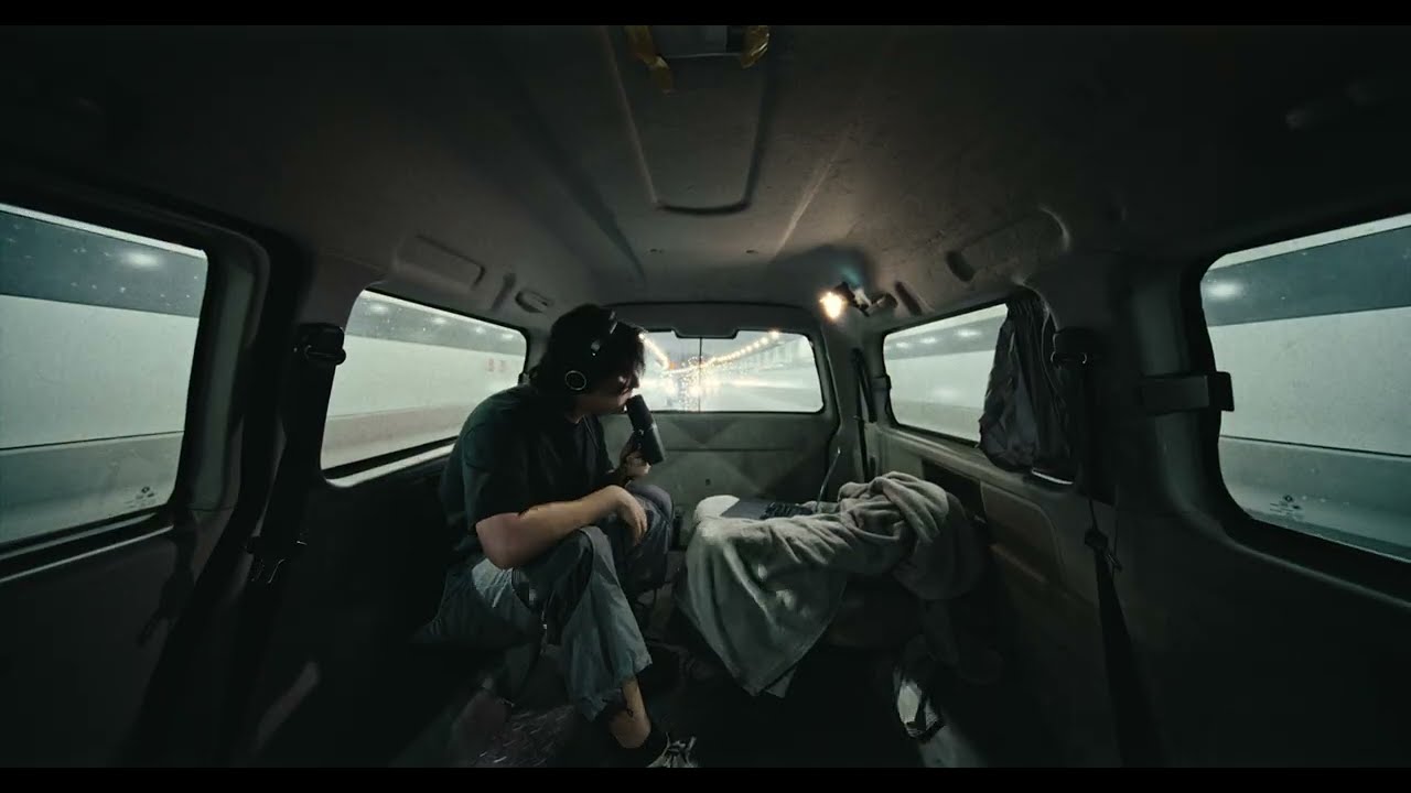 Julius Black - 100 Weeks (live in a van)