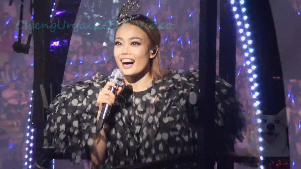 容祖兒  - 痛愛 + 想得太遠 + 這分鐘更愛你@Pretty Crazy Joey Yung Concert 演唱會 2019.08.23