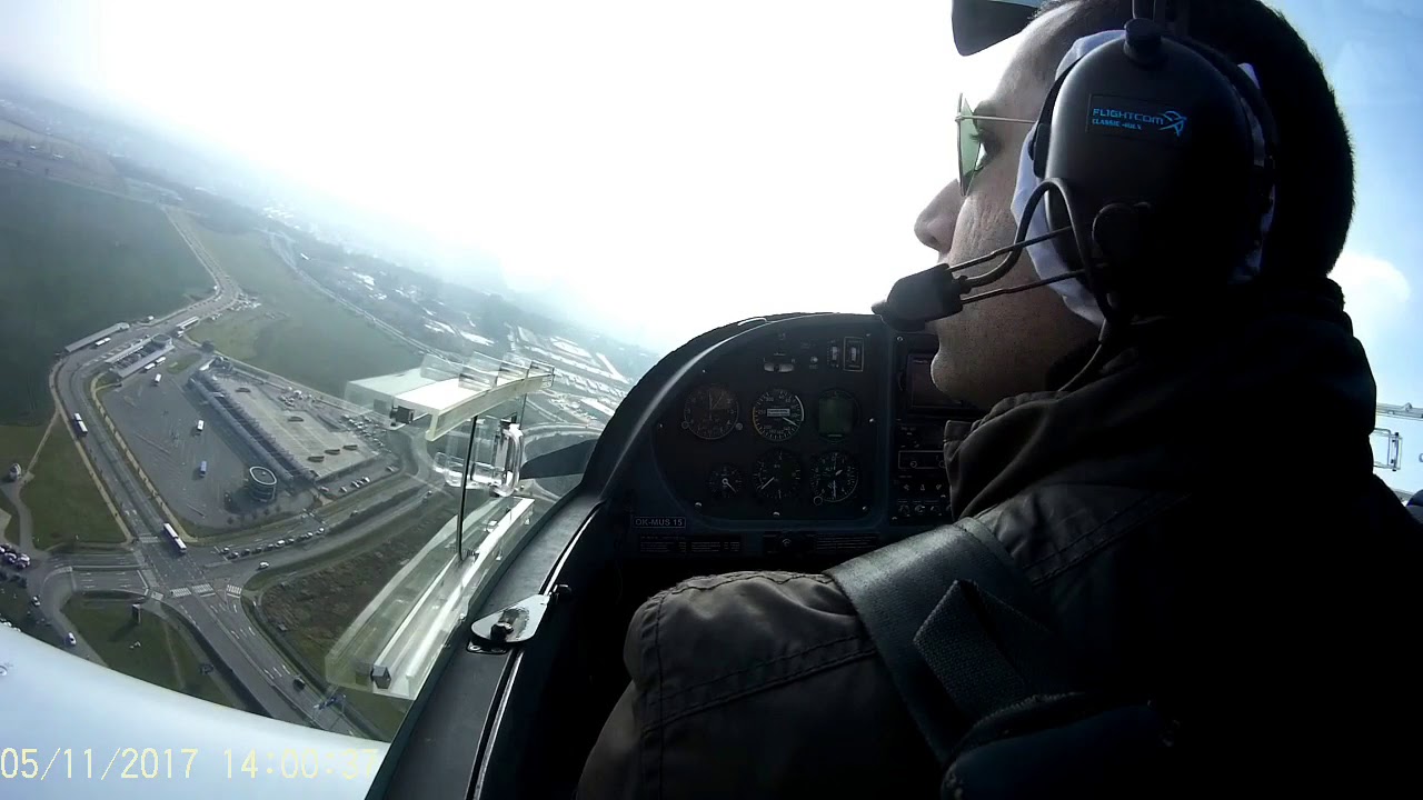 Engine Failure, Emergency Landing Near Prague