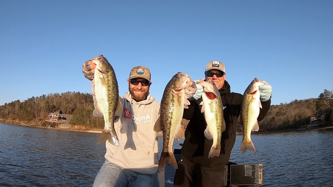 Winter CRANKBAIT Fishing On SMITH LAKE + A SURPRISE CATCH!