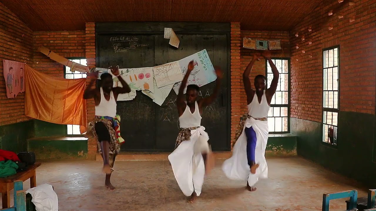 Hahiye hahiye kabisa ibintu byashushe kuri Teza TV show #world traditional dance 