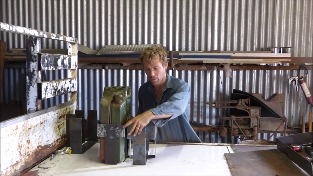DIY 3 jerry can holder - off road camper