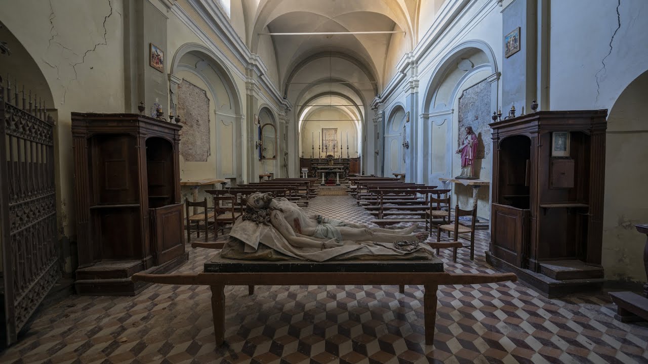 AL BUIO DENTRO UNA CHIESA ABBANDONATA IN CIMA ALLA MONTAGNA! ABBIAMO TROVATO OGNI COSA!!!