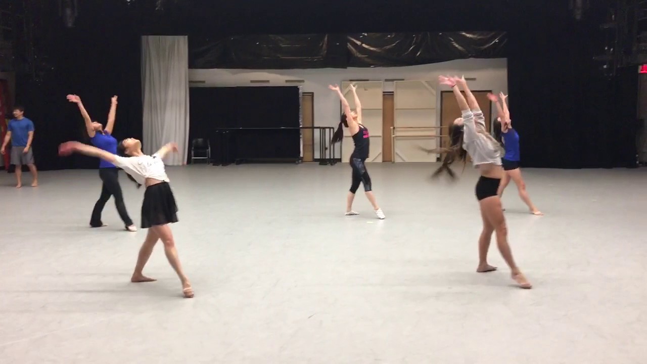 “Wind” contemporary dance practice