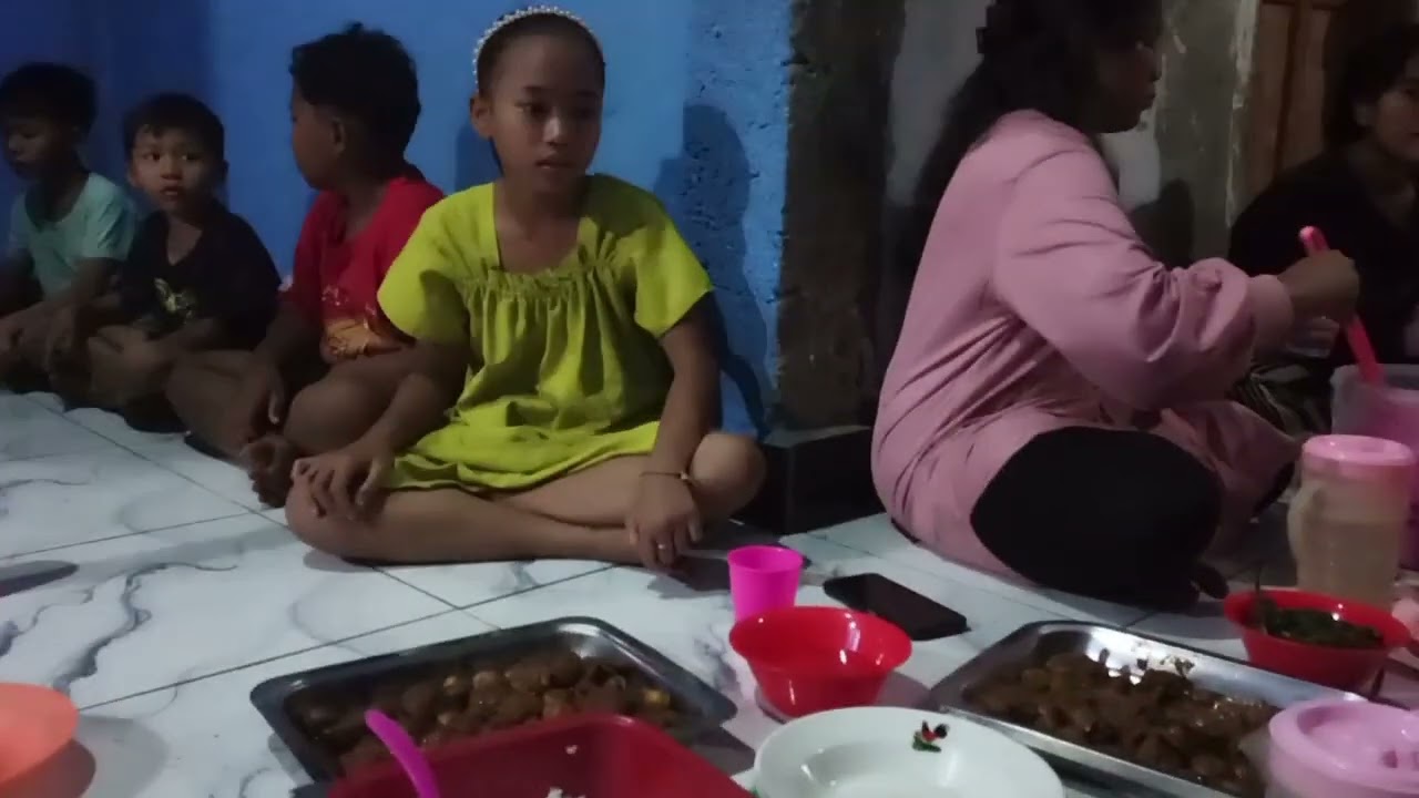 Buka puasa bersama anak anak dan cucu 