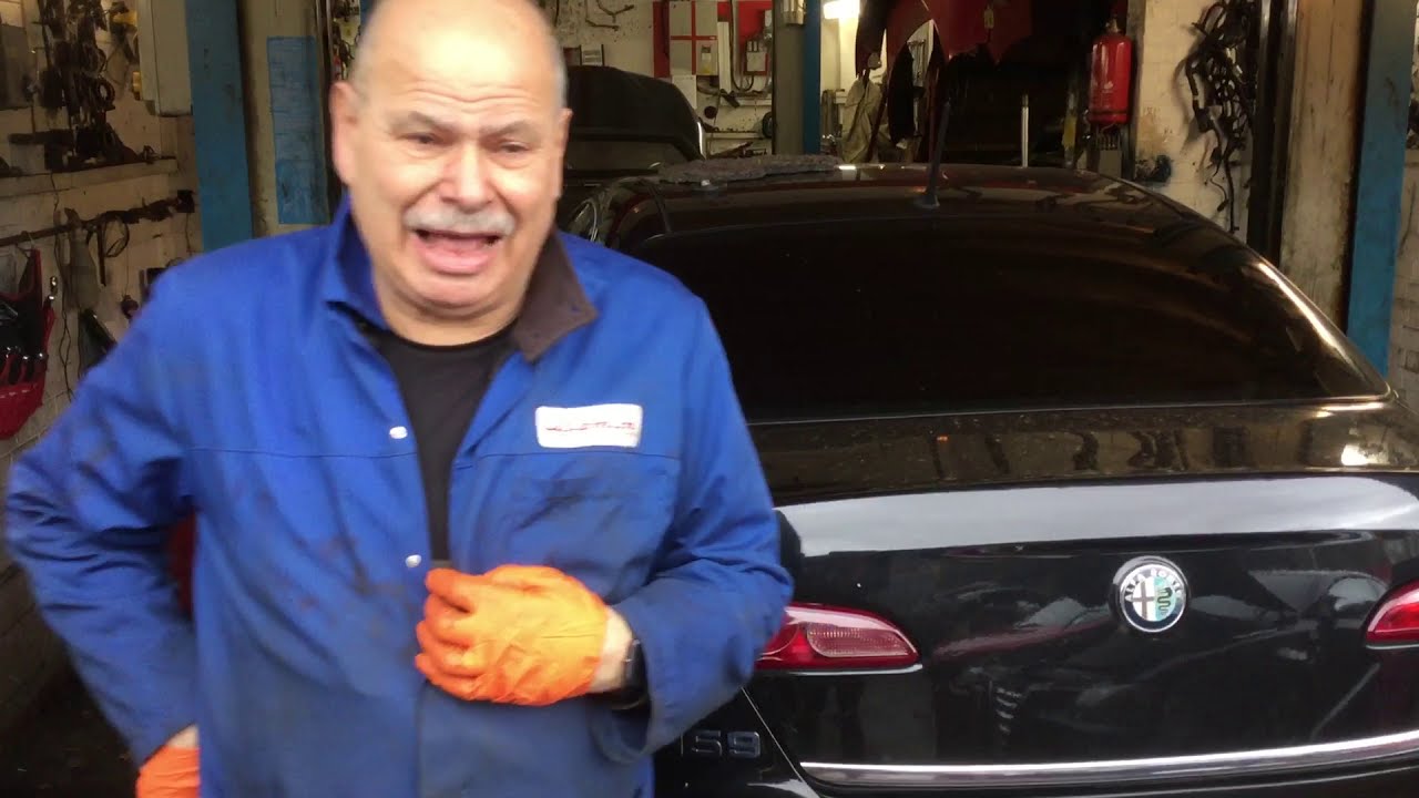 Alfaman Garage - How to remove Rear shocks spring from Alfa Romeo 159 - Part 01