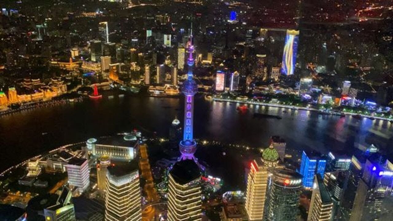 站在中国第一高楼，上海中心大厦119层，俯瞰这个上海夜景真漂亮