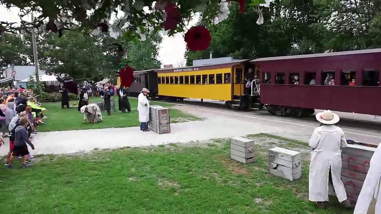 Old Threshers Reunion trains and train robbery