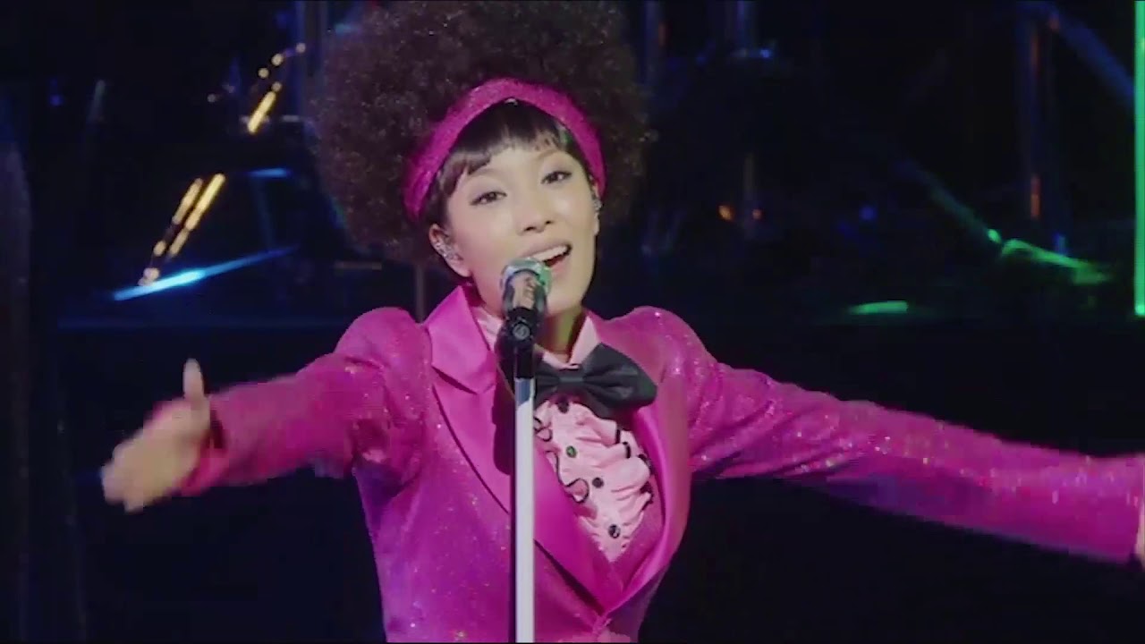 BoA  -  BoA The Live 2011 ''X’mas'' The 10th Anniversary Edition. 5  -  Shine We Are !  [HQ]