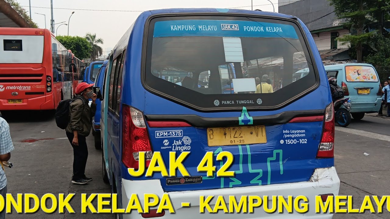 Naik Angkot JakLingko 42 Pondok Kelapa - Kampung Melayu