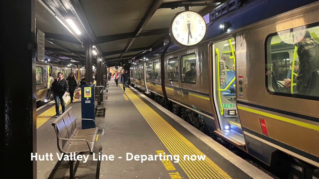 Wellington Railway Station - train departure audio announcements