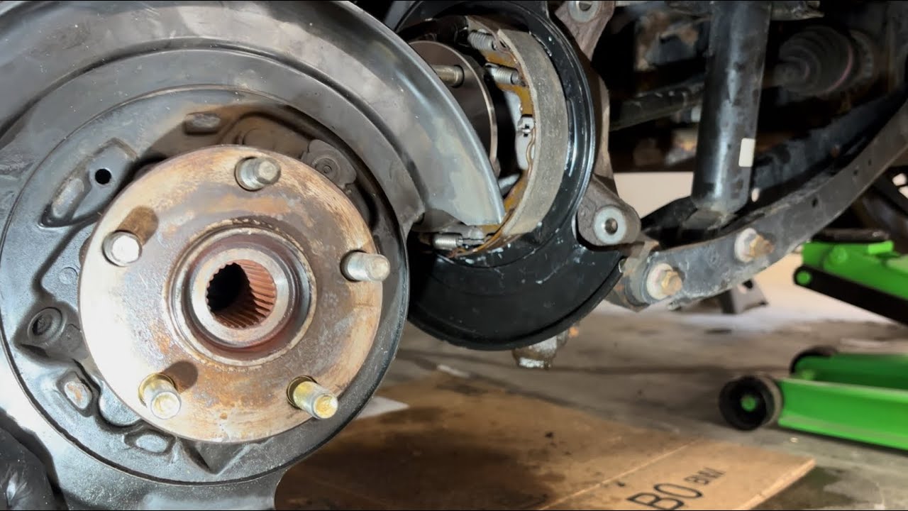 2018 Subaru CROSSTREK Rusted Rear Wheel Bearing Diagnosed and Replaced