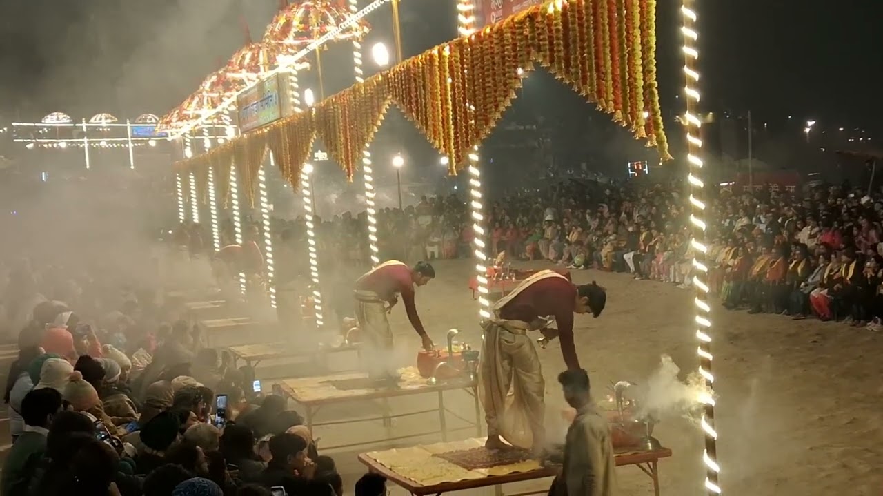 Assi Ghat Banaras ki sampurn Maa Ganga Aarti 