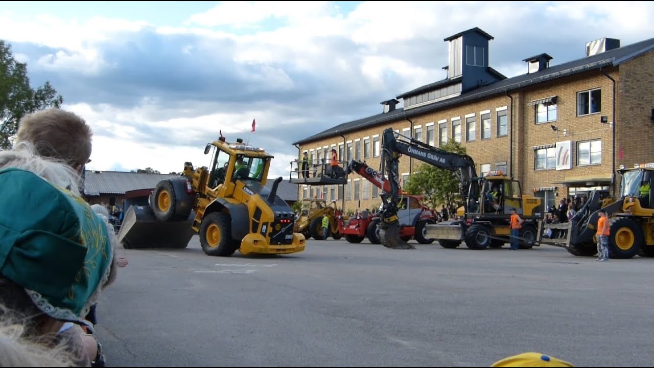 Traktorbalett på Kulturnatta i Kalix 15 Juni 2012 - Tractor ballet in Kalix, Sweden