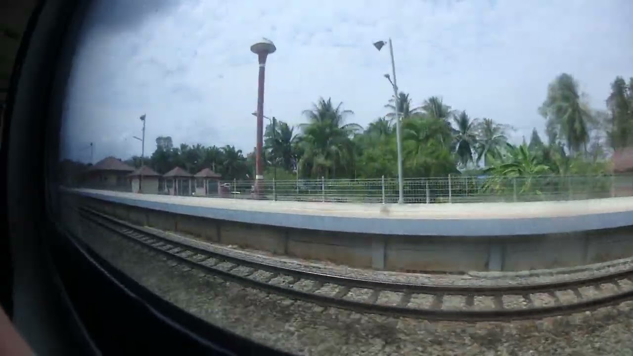 Train — Surat Thani 🇹🇭 — Uncut Walking Through Thailand part 184