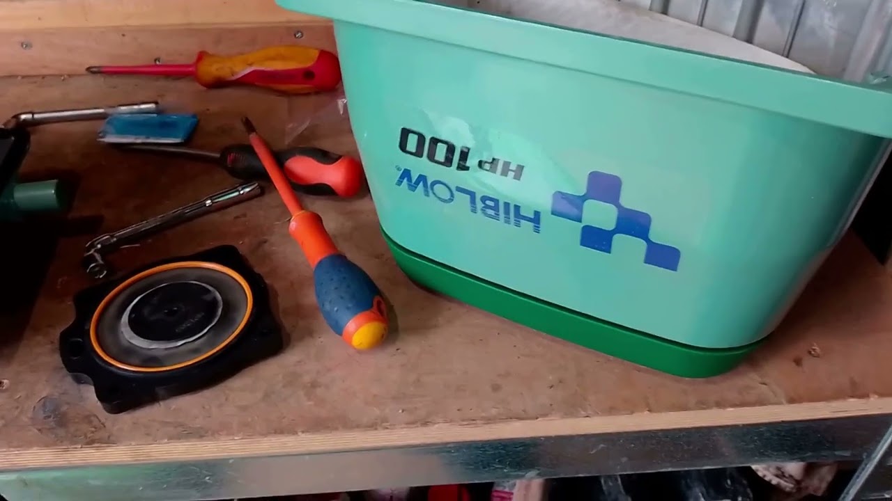 Changement des membranes d'un compresseur HIBLOW HP-100