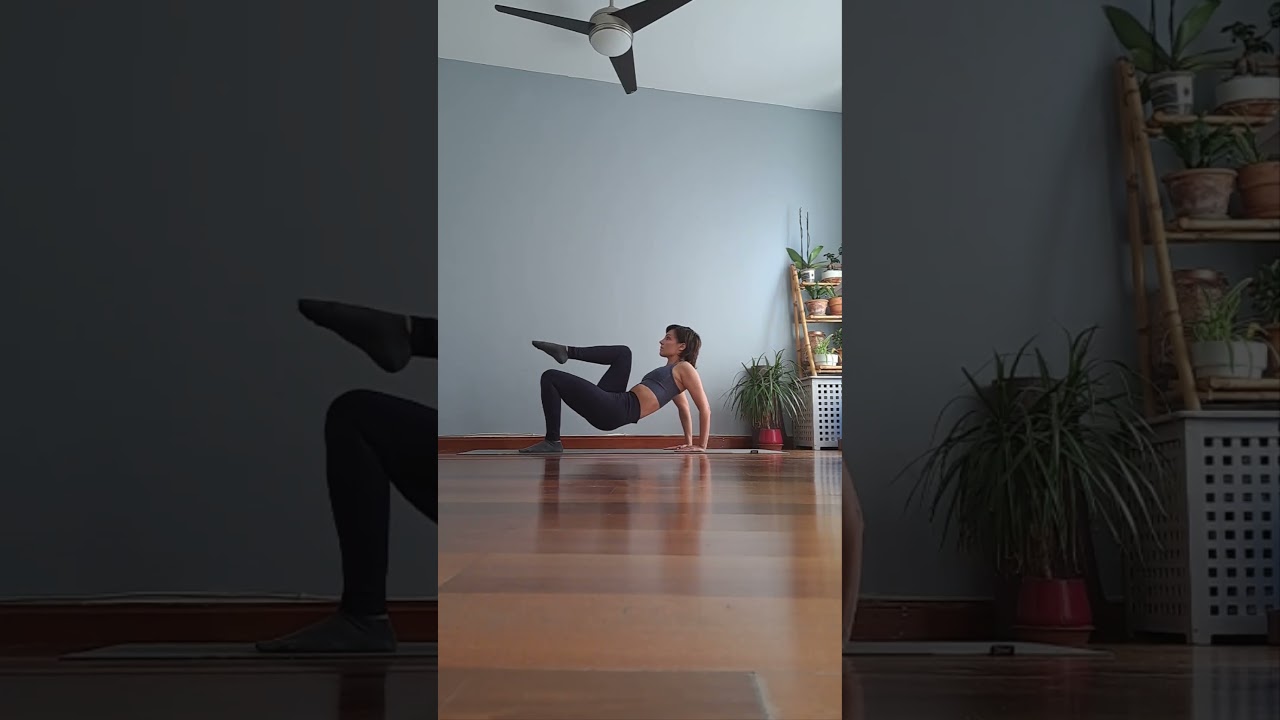 Ejercicio de brazos y core.#entrenamientofemenino #tonificaci&oacute;n #mujeres #pilates #mujeresde40ymas