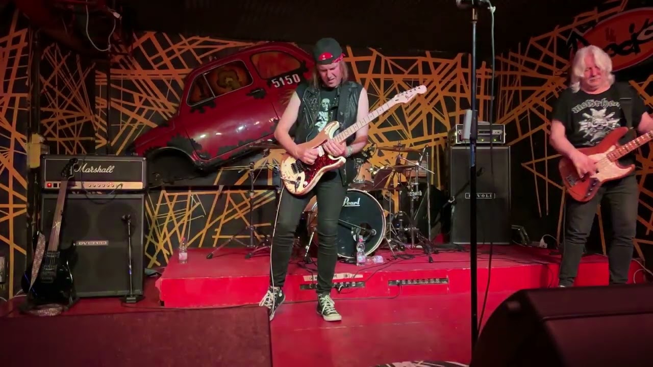 Rowan Robertson Band 07 Why Are They Watching Me Live 16.04.22 Peocio