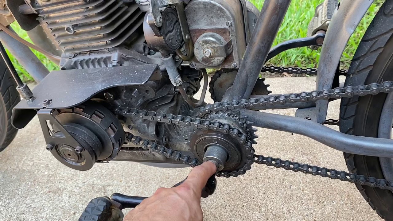 Мотоцикл Harley Davidson Board Track Racer Tribute 1914 года с подробным описанием двигателя.