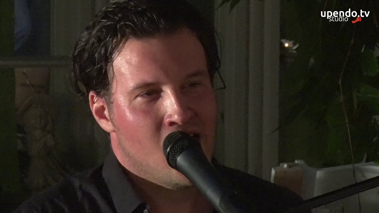 VOR ● GESTELLT - Die Musik von Tom T. (Bassbariton) im Heidi's Zauberpark in Wien