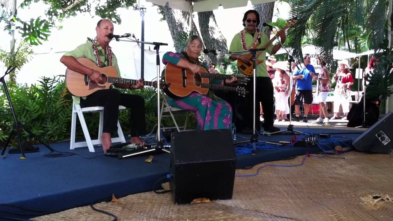 E Kuu Sweet Lei Poinaole. Jerry Santos, Haunani Apoliona. Olomana Live At Queen Emma Summer Palace.
