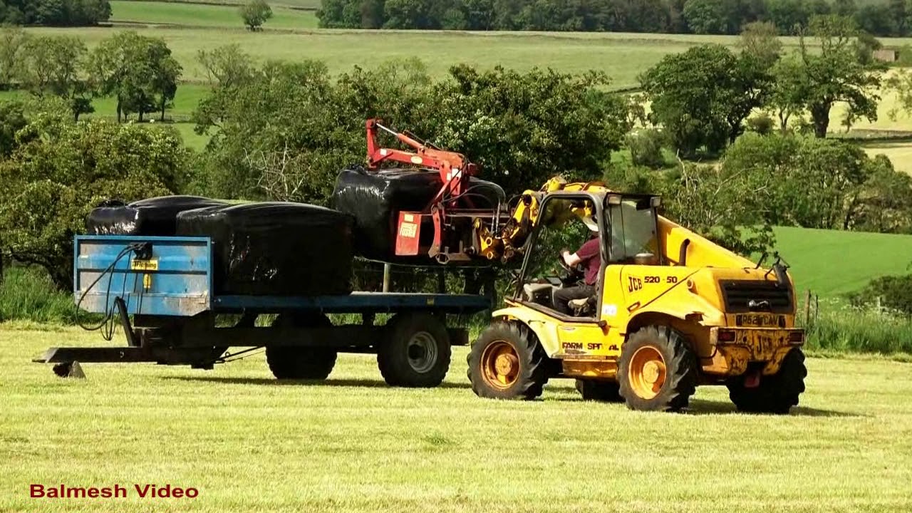 Big Square Bale Collecting - with JCB Loadall.