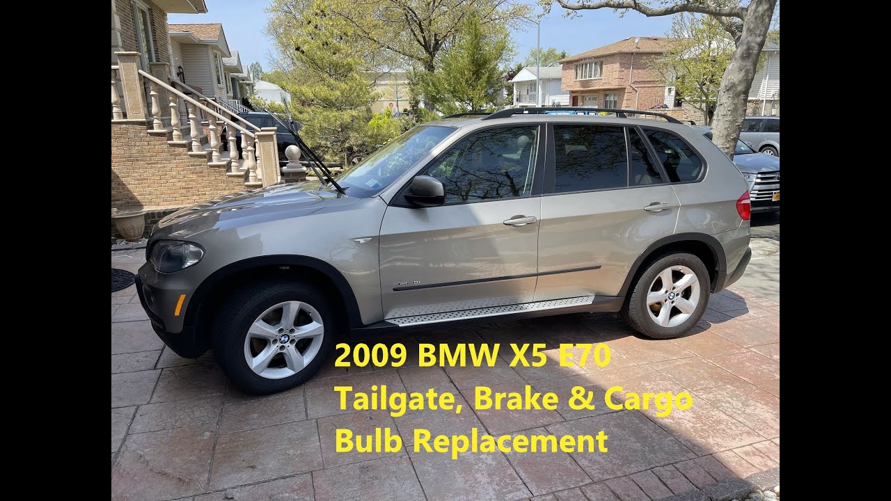 09 BMW X5 E70 Tailgate, Brake, Cargo Bulb Replacement