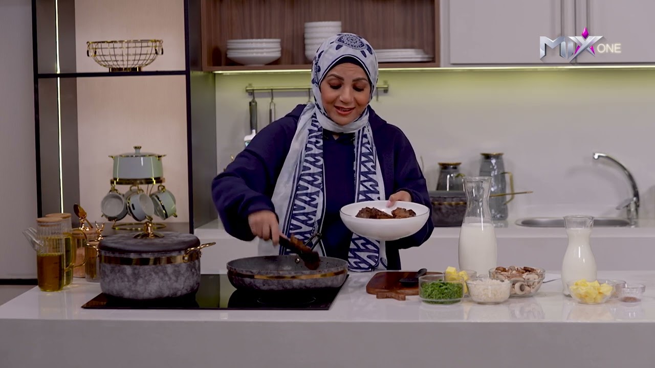 طريقة عمل  بيكاتا لحم بالمشروم والكريمة 😘 بطريقة سهلة مع الشيف سارة عبد السلام