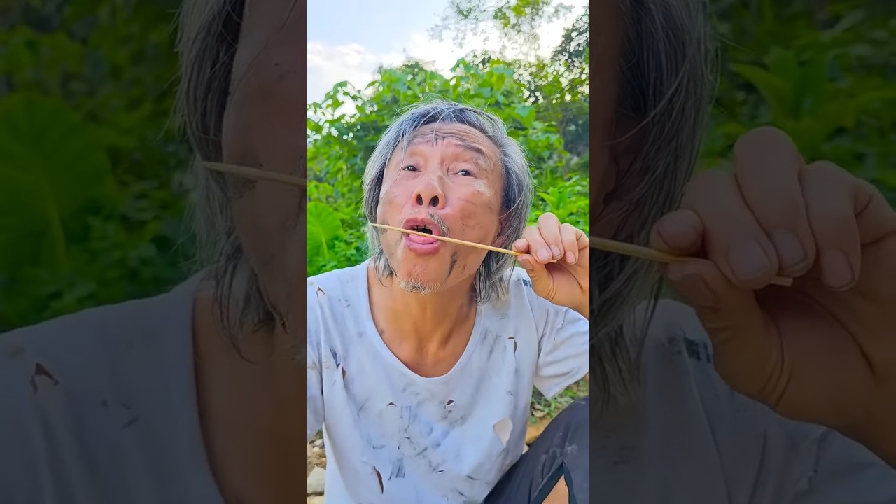 Добрый дедушка ест конфетные шашлычки и забавная концовка #shorts#1655#🍡🤤😲☹️