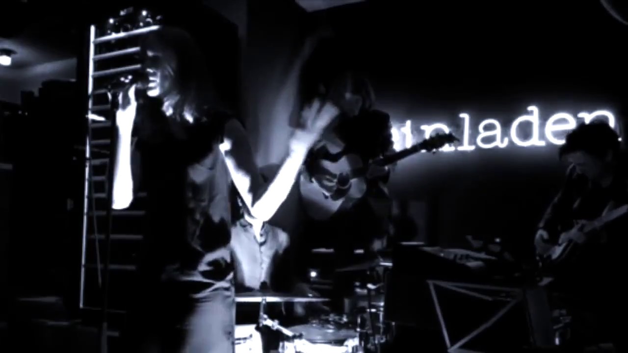 German/Swedish act Ivy Flindt (producer: Per Sunding (Cardigans)) live - I Wish I Had A Girl