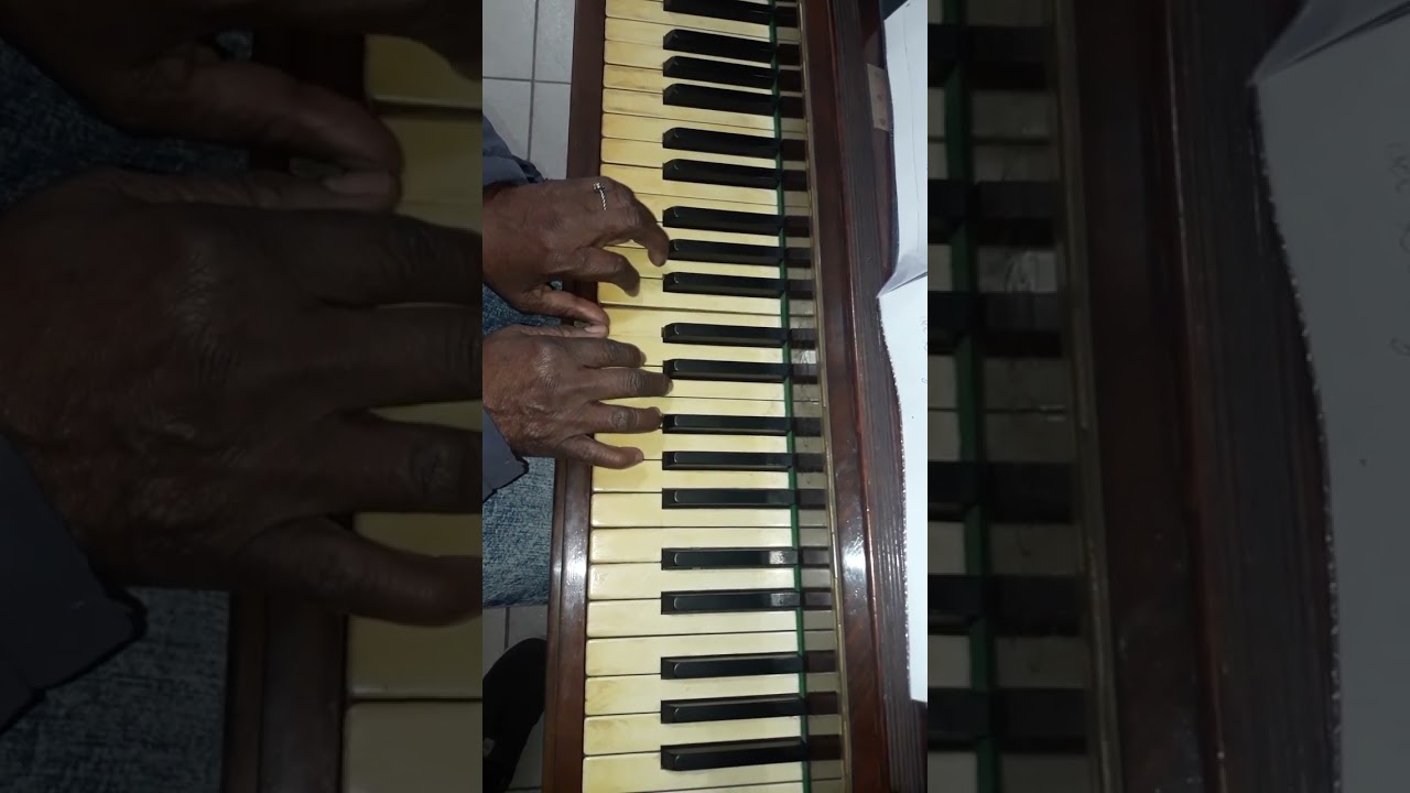 Como tocar a can&ccedil;&atilde;o da vov&oacute; no piano