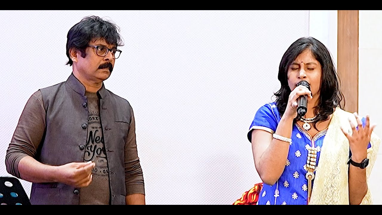 Naane Naana: by Alka Ajith Stage Performance in Sangeeth Sagar Multilingual Band
