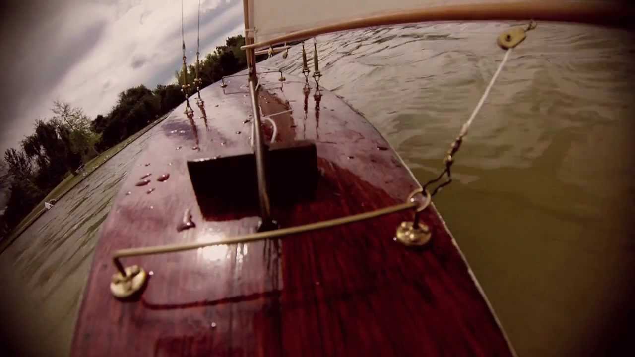 Vintage pond yacht with onboard footage.