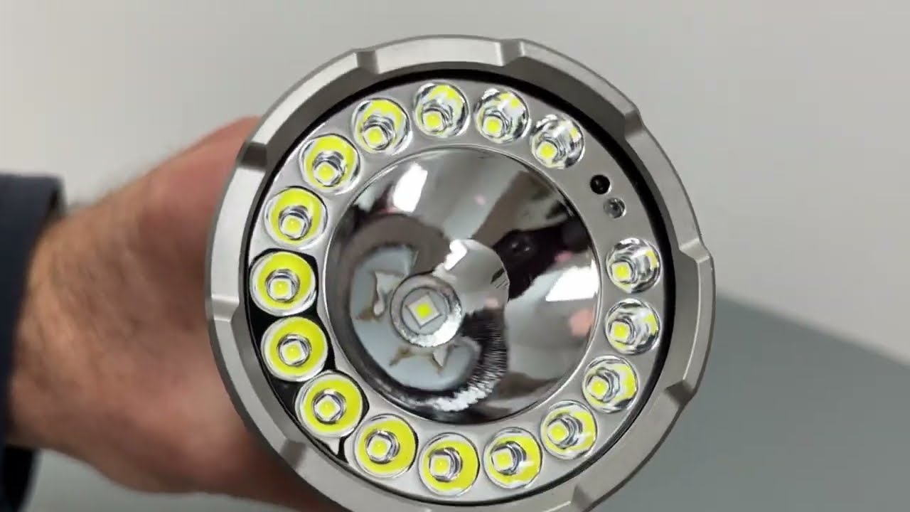 Fenix LR40R V2.0 LED Taschenlampe Spot und Flutlicht bis 15.000 Lumen