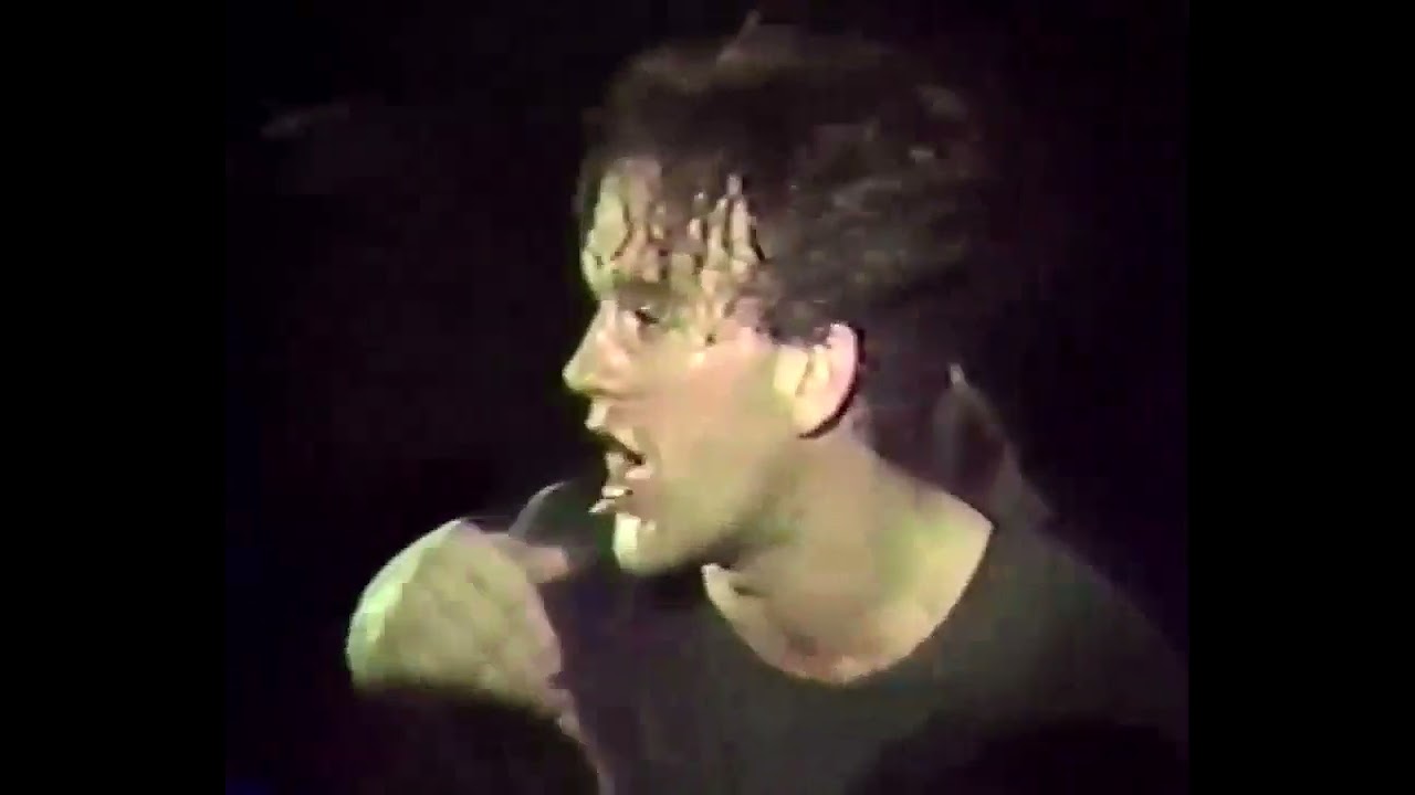 R E M   'Radio Free Europe' Live at the Raleigh Underground 10th October 1982