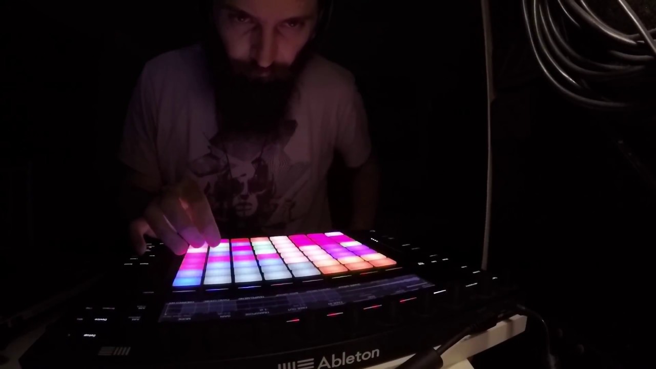 K u t &iuml;  -  Clockwerk's LimmerStreet Push2 jam on Ableton Live set