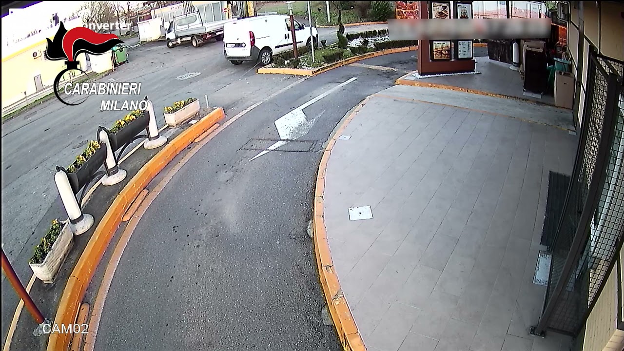 Furti di auto e mezzi da cantiere tra Milano e Varese per 700 mila euro: 9 arresti