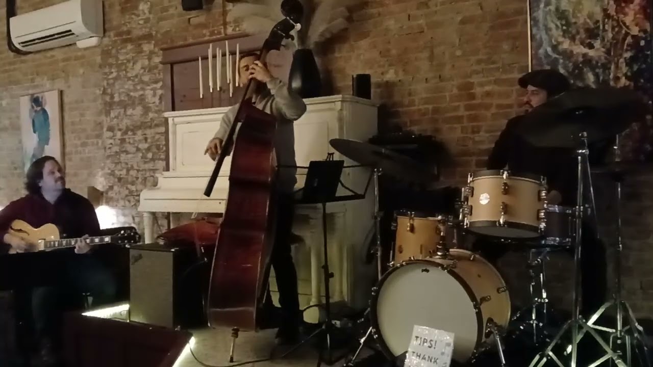 Jazz Trio Nicolas Duran drums (fiesta en corraleja)