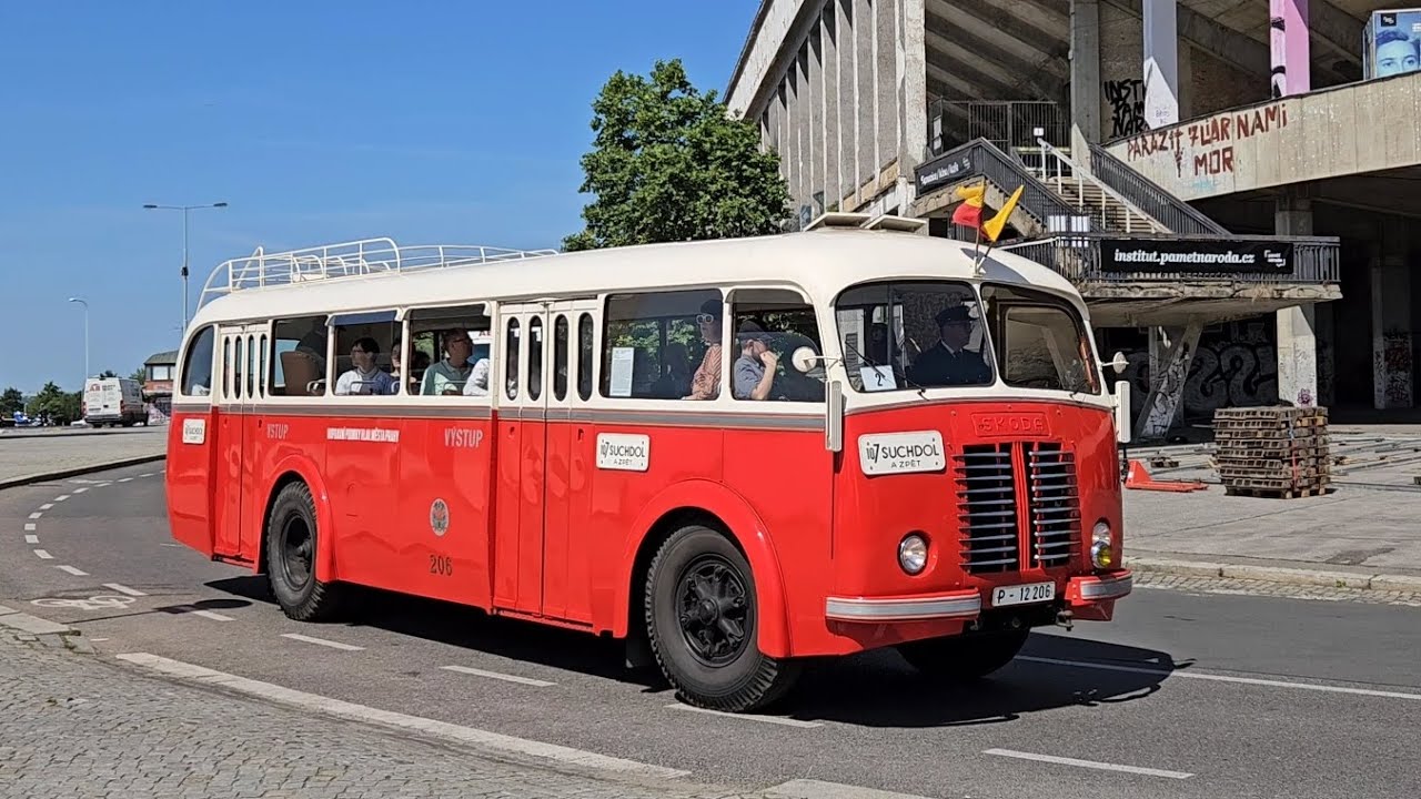 Autobusový průvod Prahou 22. 6. 2025