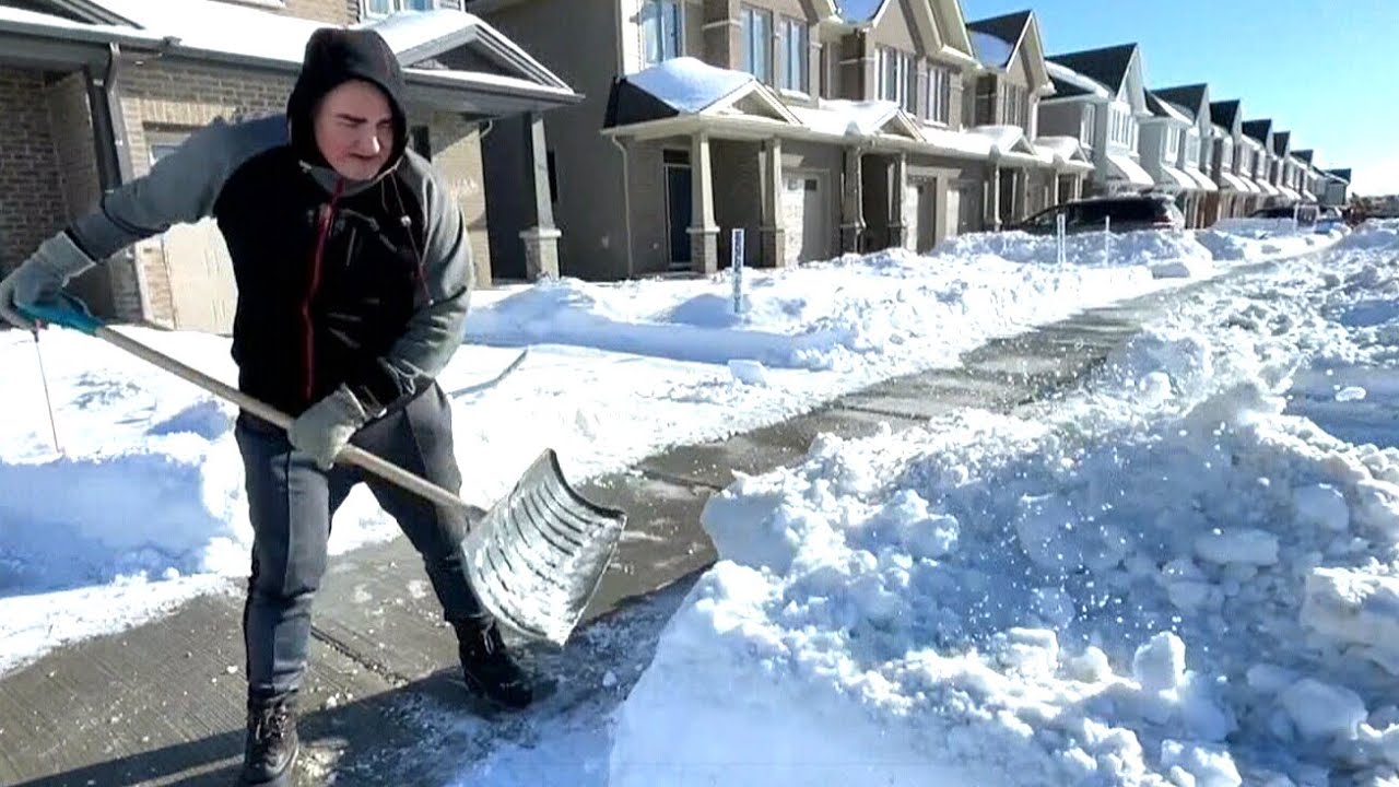 Two people die after shovelling heavy, wet snow in Ontario | Officials issue safety warnings