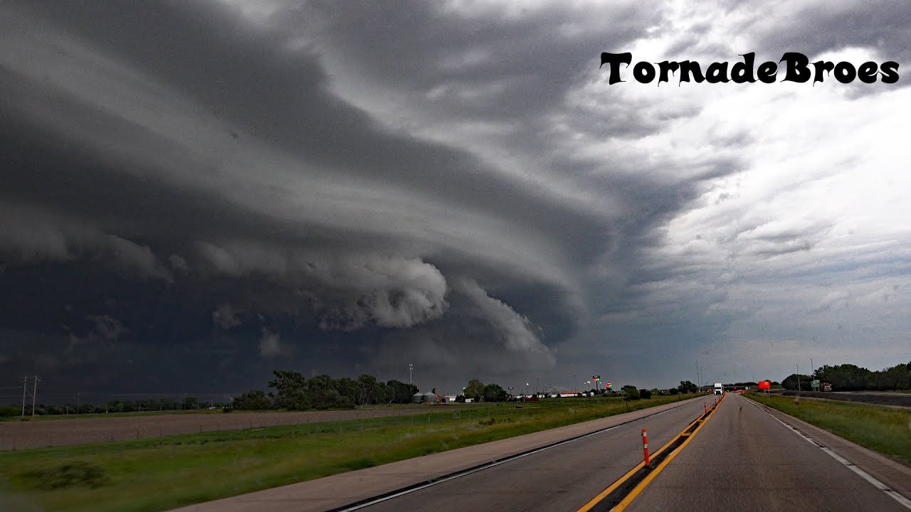Orages violents supercellulaires tornadiques au Nebraska, le 7 juin 2024