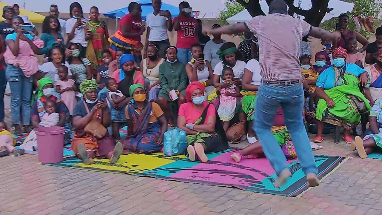 DJ Mfundhisi_ft_Maponyani_nitwe_vaku_wapenga @ Caro's Lobola