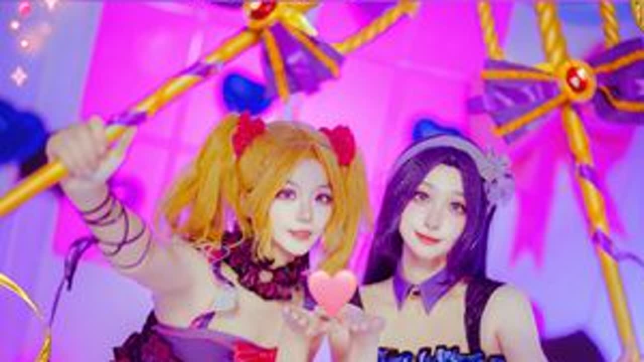 🩷lucky train！是丽莎贝和乃野亲的双人舞台💜 北海道组参上！终于跳上了这一曲！！没想到真是细节多多，各种同向反向结合在一起让人头晕xx背景装饰全靠栗子老婆和摄影努力————感谢感谢...
