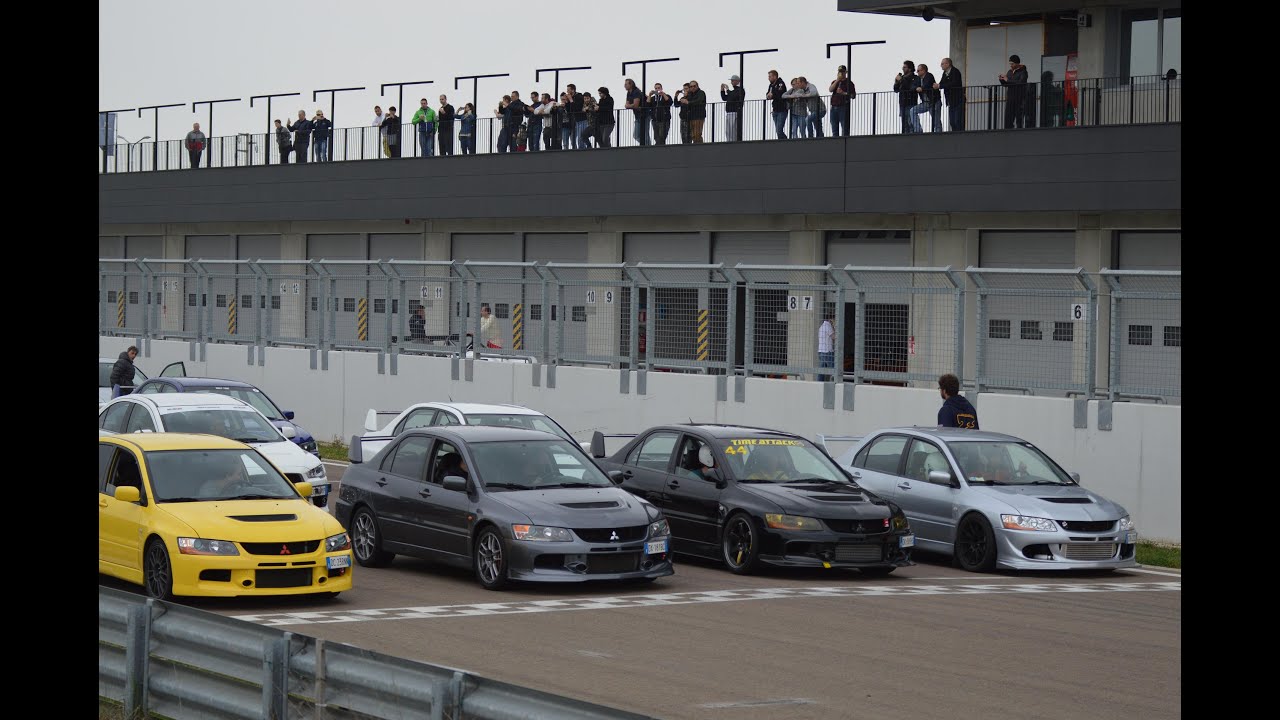 Mitsubishi Lancer Evo invasion: launch, accelerations and fly bys on track