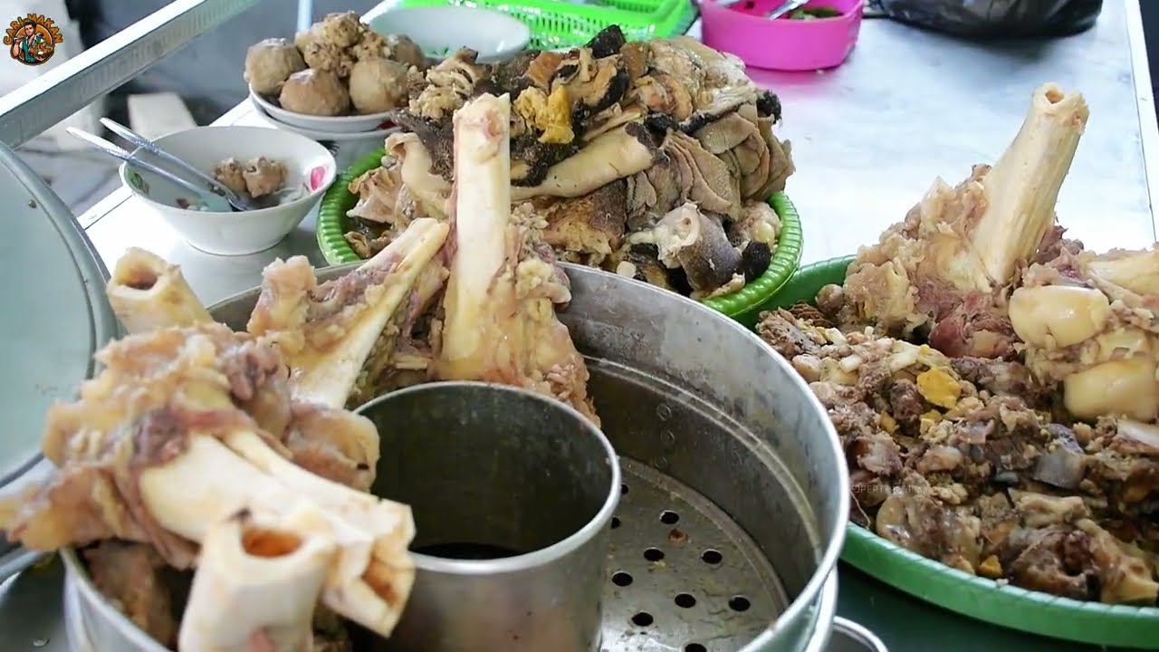 BIKIN GEGER PEMBELI ANTRIAN MENGULAR!! KOLESTROL AWE - AWE BAKSO FULL BABAT JEROAN BALUNGAN