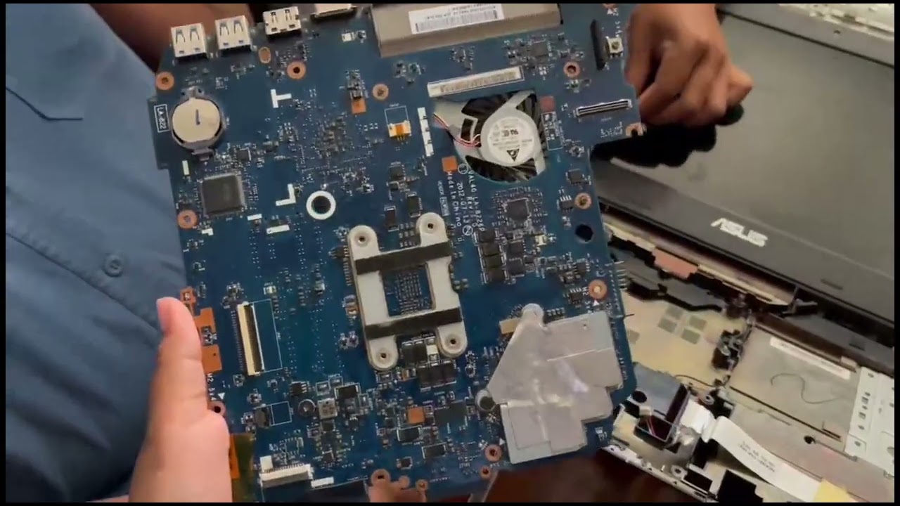 membongkar pasang laptop ASUS